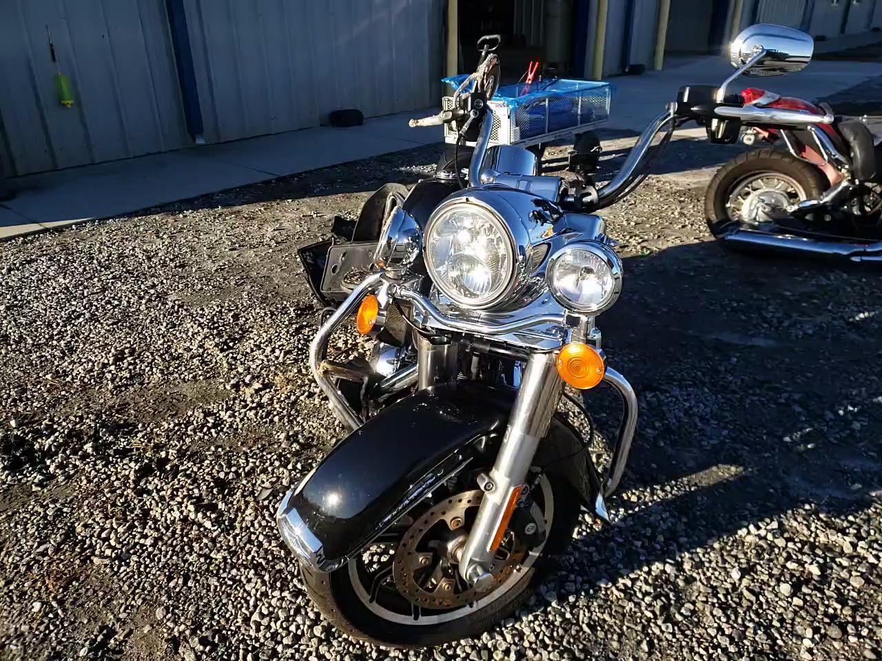 2018 HARLEY-DAVIDSON FLHR ROAD 1HD1FBC11JB679185