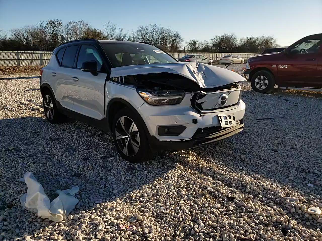 2021 VOLVO XC40 RECHA YV4ED3UR4M2534047
