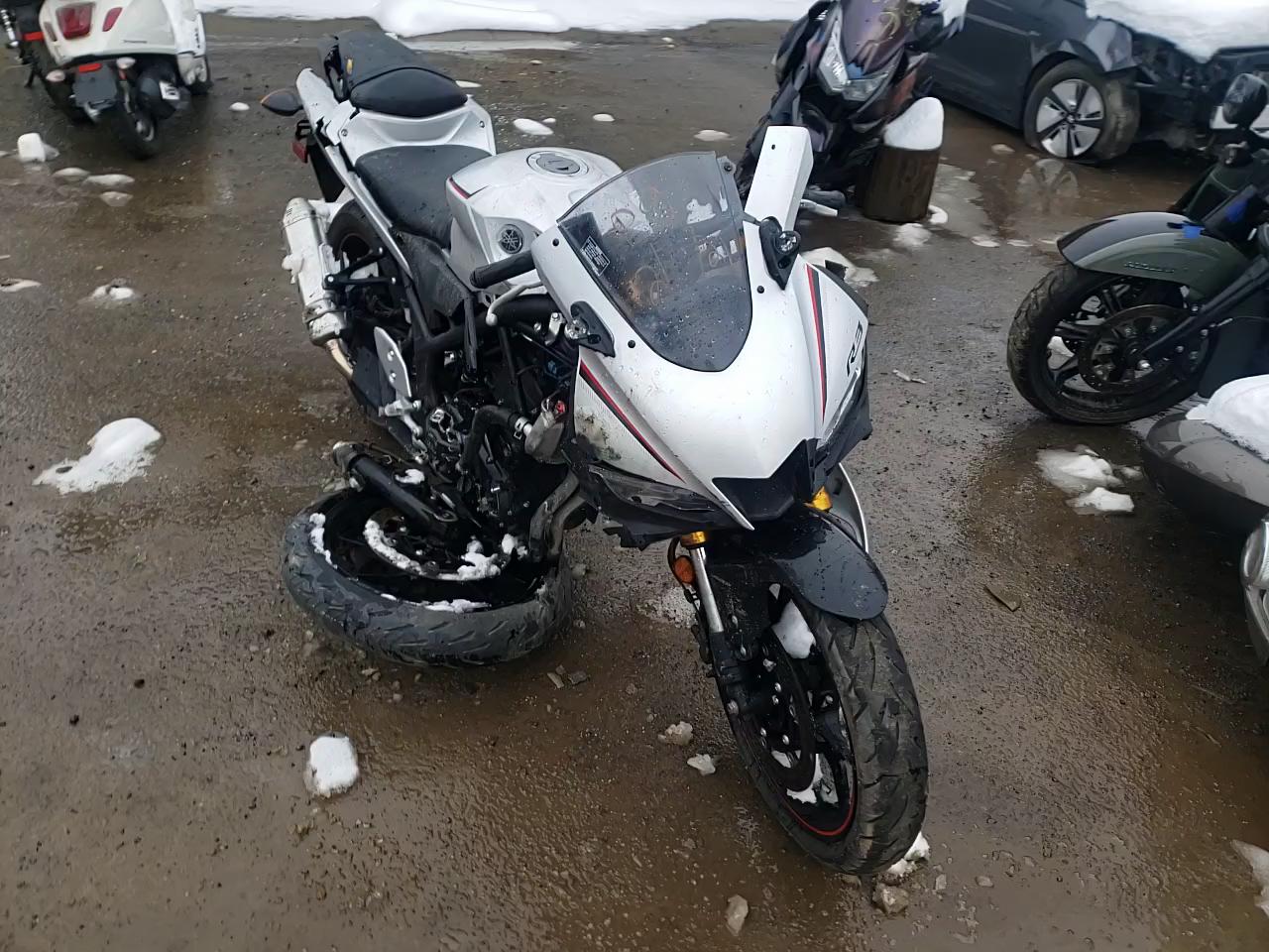 2020 YAMAHA YZFR3 A MH3RH18Y6LK003172