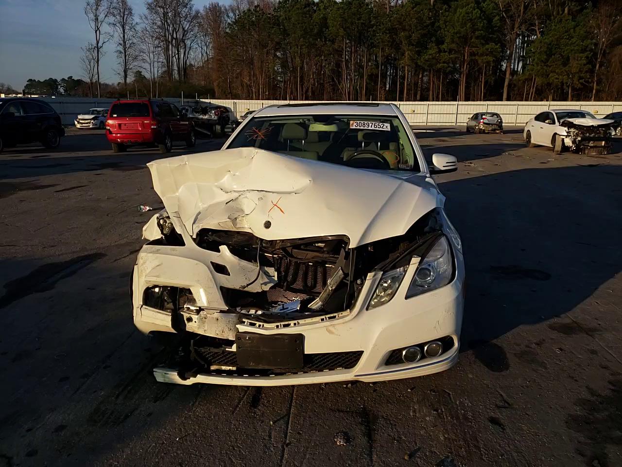 2011 MERCEDES-BENZ E CLASS WDDHF8HB1BA303457