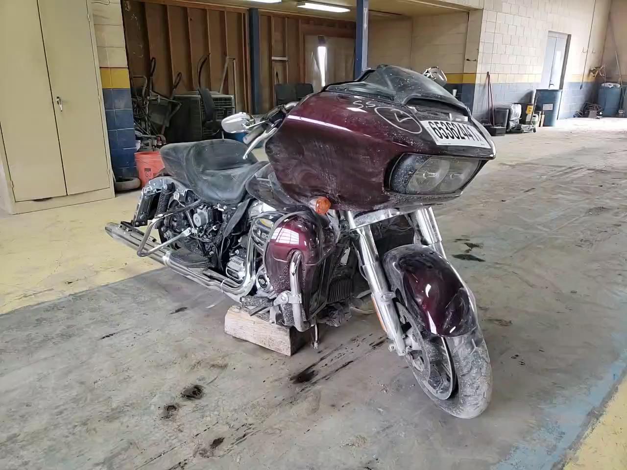 2019 HARLEY-DAVIDSON FLTRU 1HD1KGF16KB671637