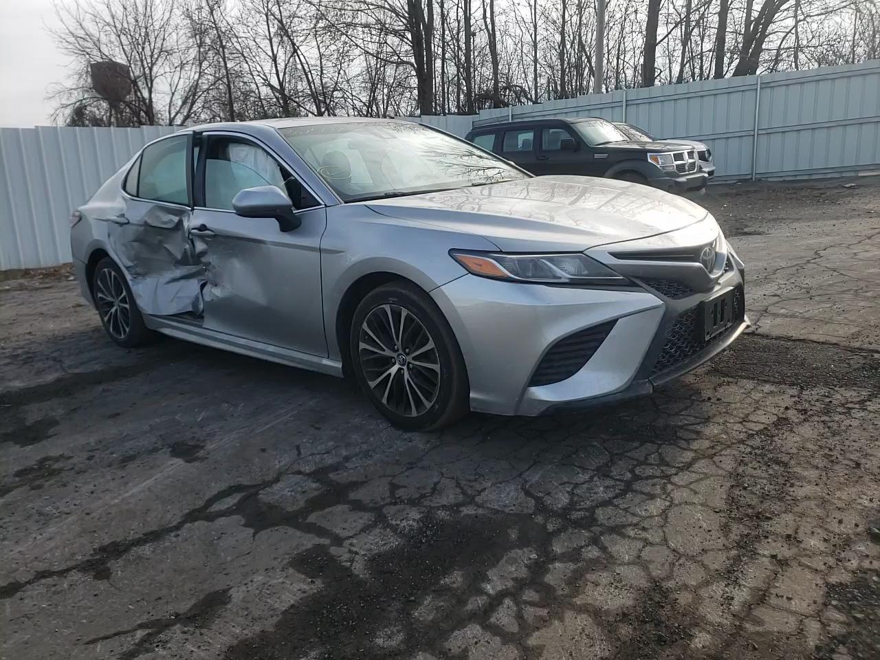 2018 TOYOTA CAMRY L/LE 4T1B11HK9JU070801