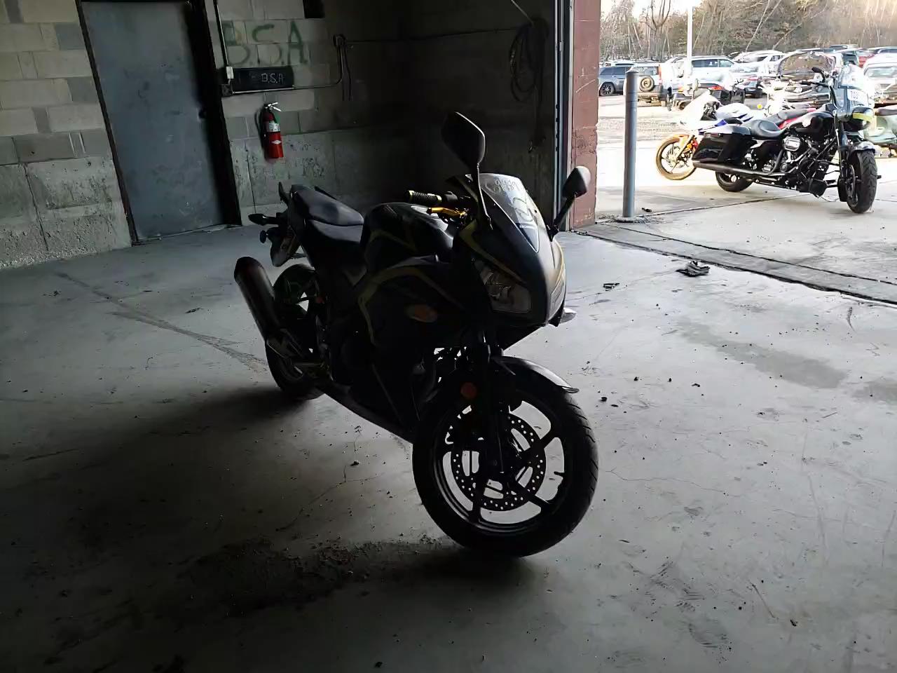 2015 HONDA CBR300 R MLHNC5103F5103141