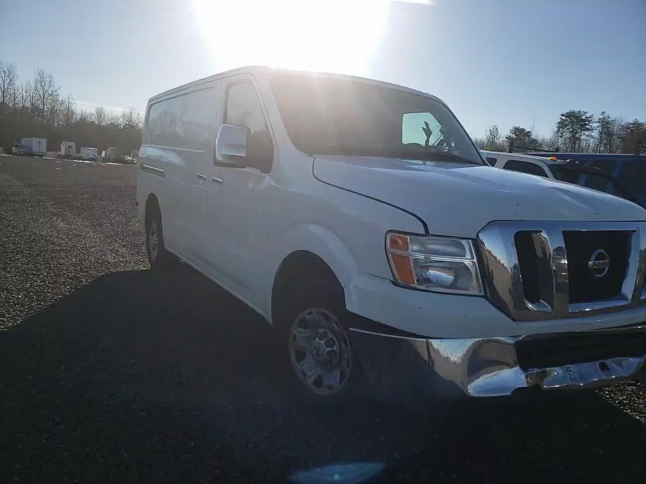 2012 NISSAN NV 1500 1N6BF0KL8CN116811