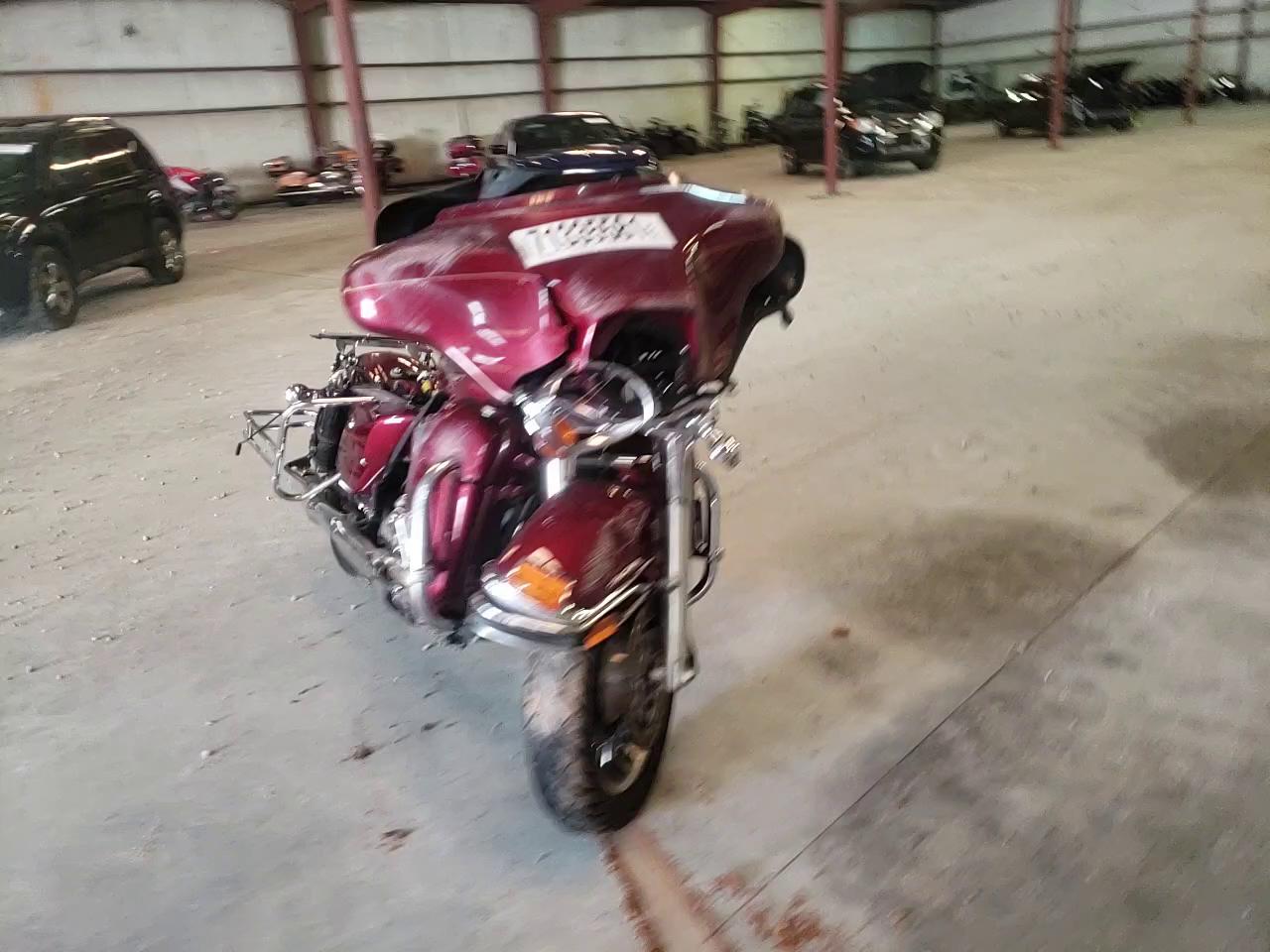 2010 HARLEY-DAVIDSON FLHTCU 1HD1FC413AB672128