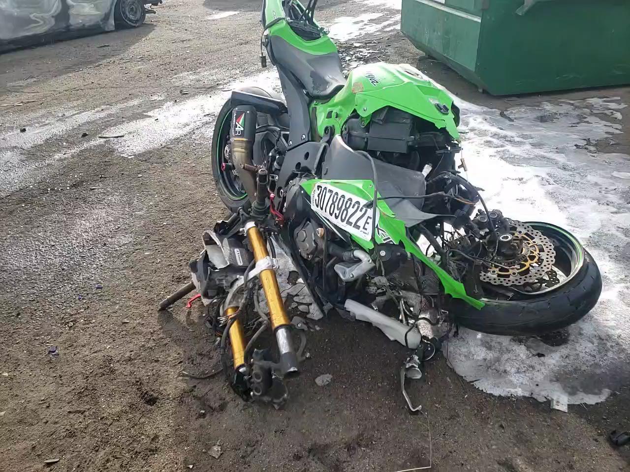 2014 KAWASAKI ZX1000 J JKAZXCJ11EA020233