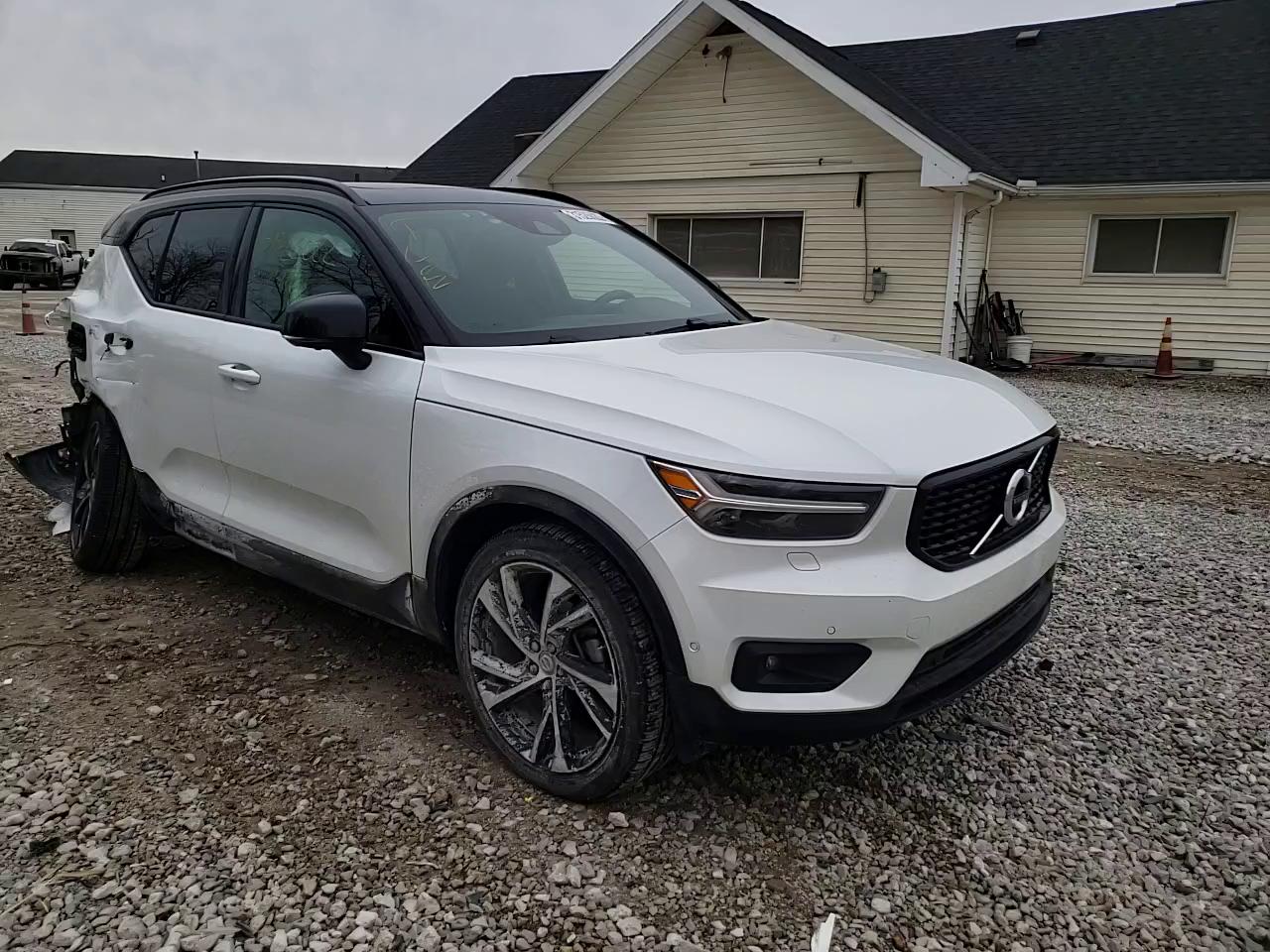 2021 VOLVO XC40 T5 R- YV4162UM0M2427486