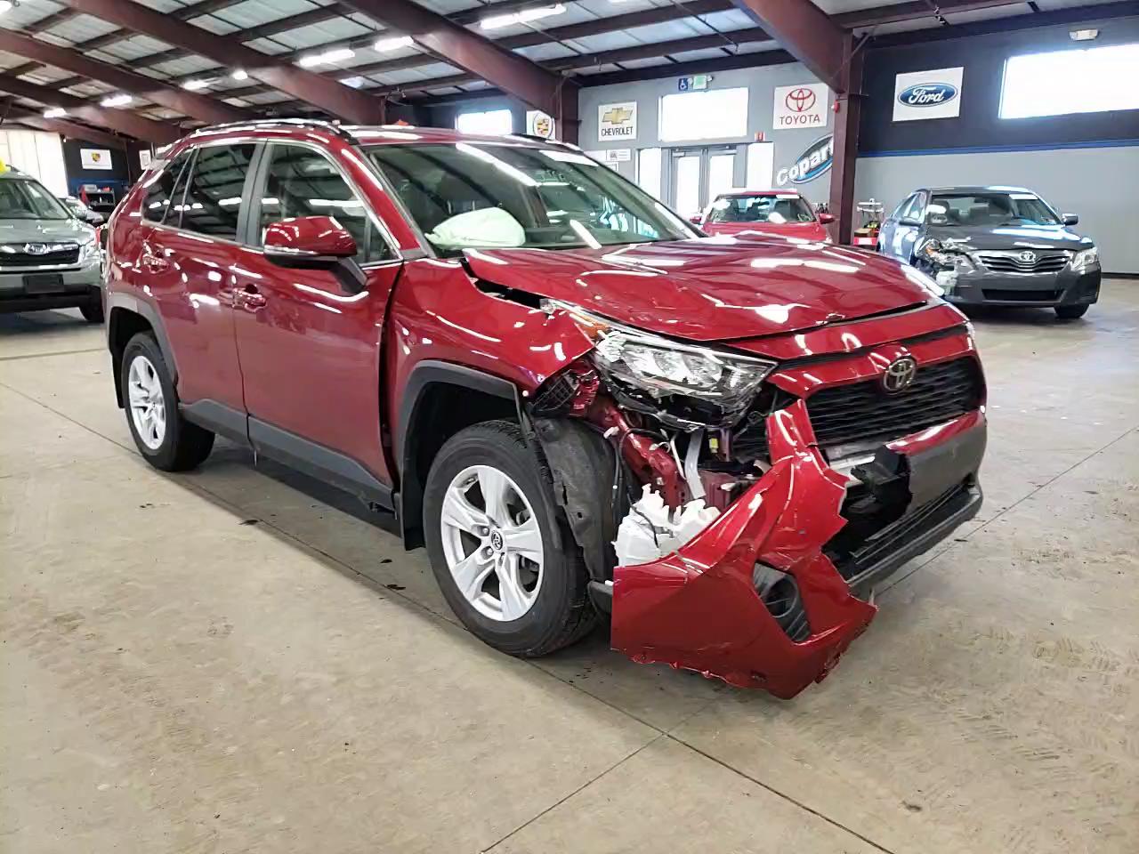 2019 TOYOTA RAV4 XLE - JTMP1RFV2KD030034