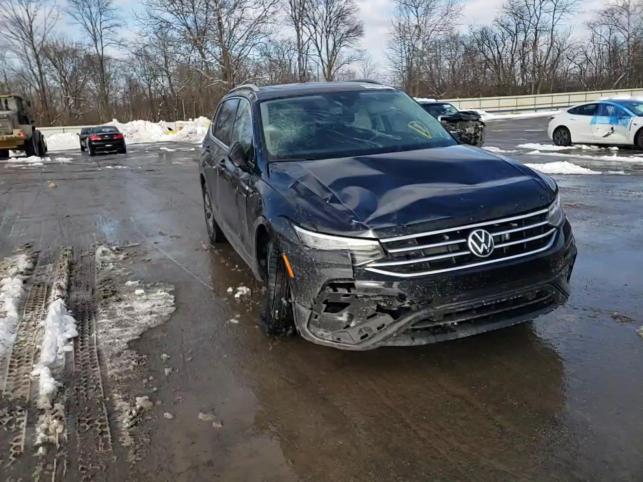 2022 VOLKSWAGEN TIGUAN 3VV2B7AX4NM010561