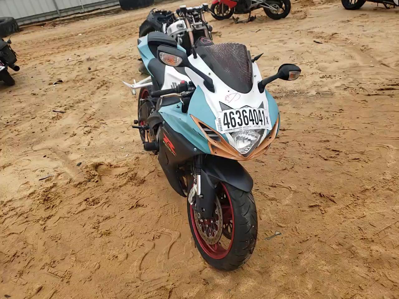 2017 SUZUKI GSX-R600 JS1GN7FAXH2101209