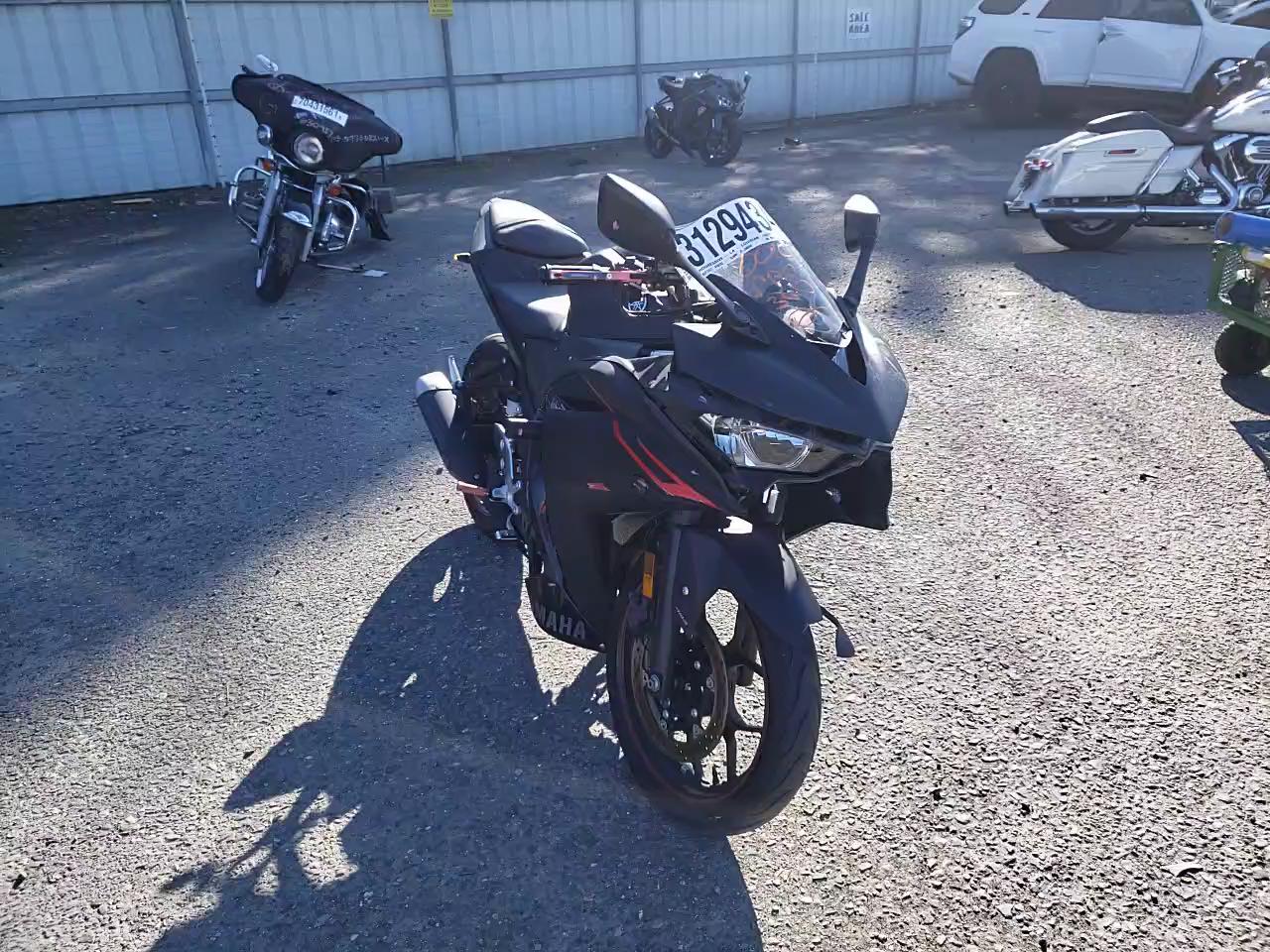 2017 YAMAHA YZFR3 A MH3RH15Y7HK001037