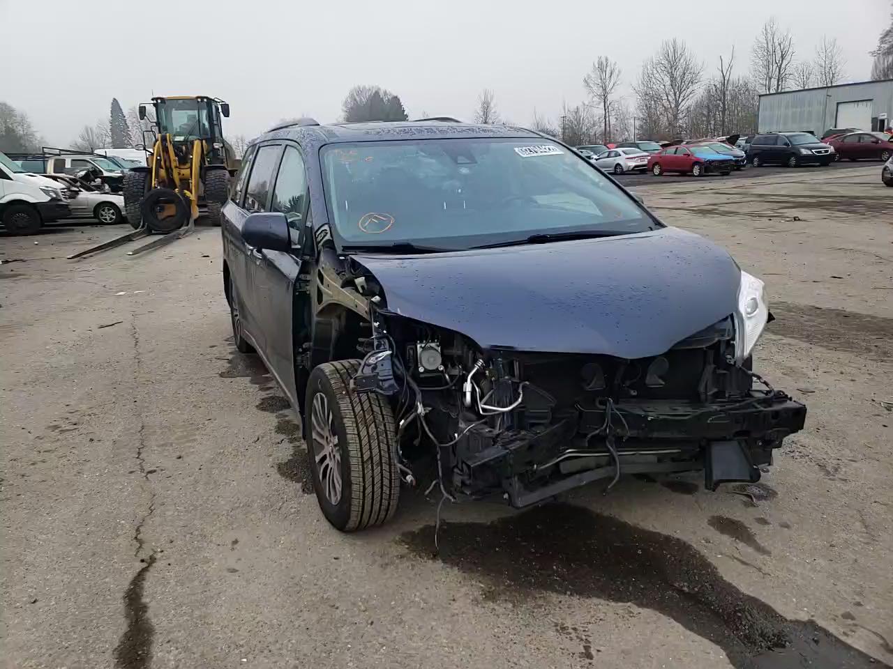 2018 TOYOTA SIENNA XLE 5TDYZ3DC9JS928760