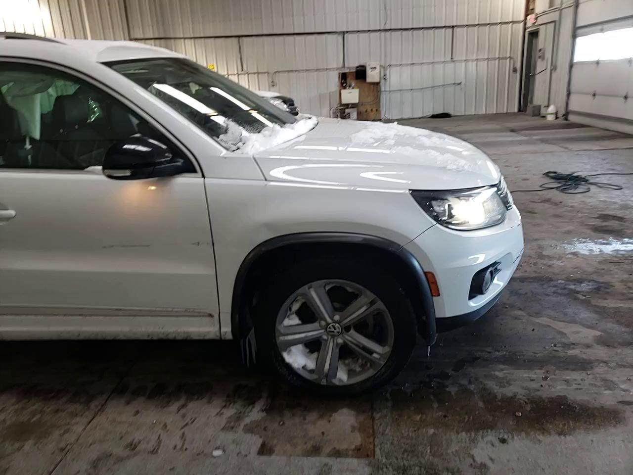 2017 VOLKSWAGEN TIGUAN SPO WVGUV7AX5HK030761
