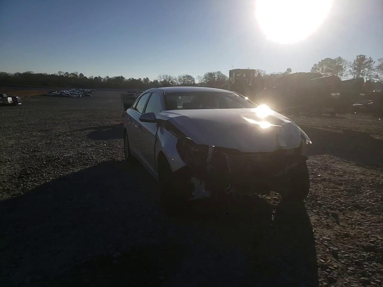 2016 HYUNDAI SONATA SE - 5NPE24AF8GH364173
