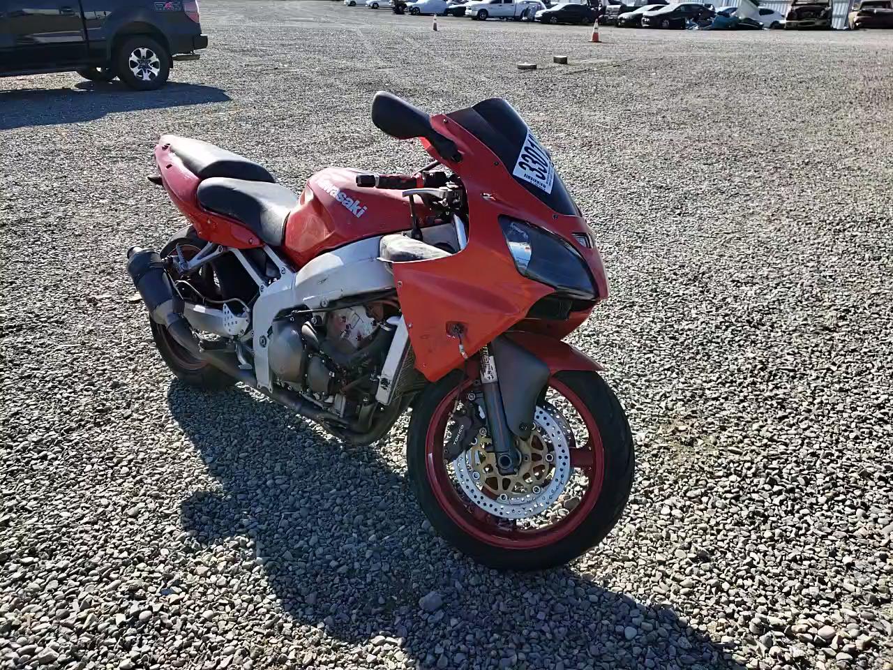 2000 KAWASAKI ZX600 J1 - JKAZX4J1XYA014585