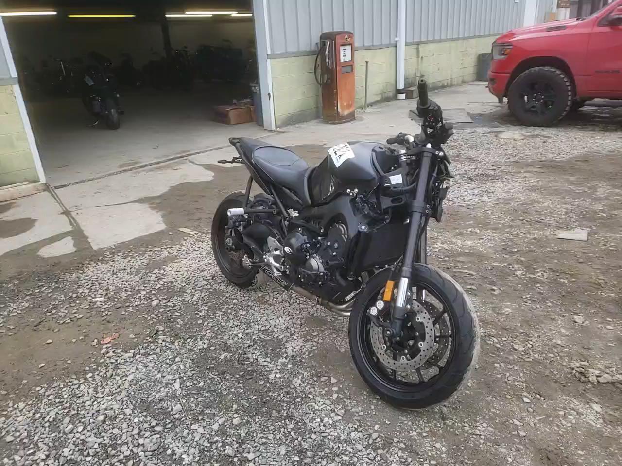 2016 YAMAHA FZ09 JYARN33E1GA011770