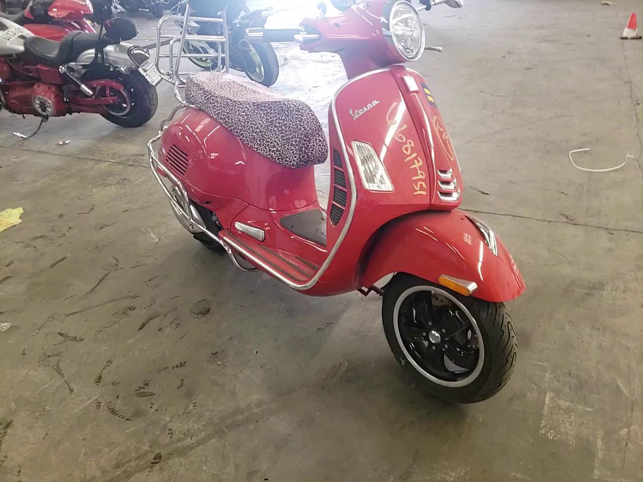 2021 VESPA GTS300 ZAPMA39M8M5202226