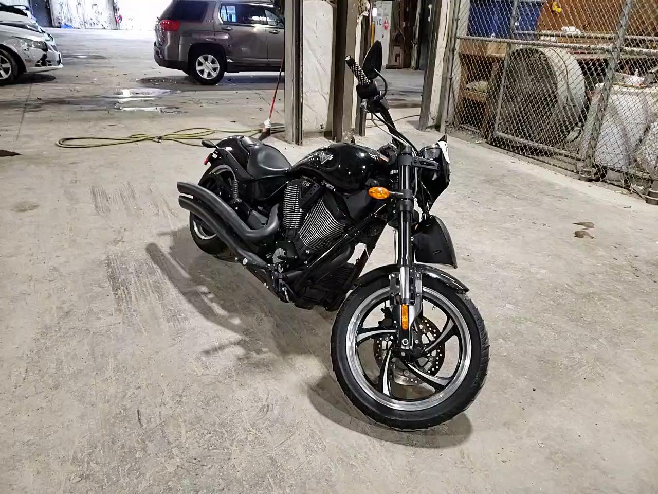 2014 VICTORY MOTORCYCLES HAMMER 8-B 5VPHA36N1E3031642