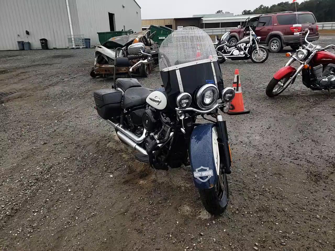 2019 HARLEY-DAVIDSON FLHC 1HD1YAJ23KB025452