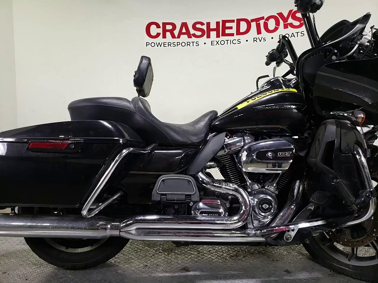 2017 HARLEY-DAVIDSON FLTRU 1HD1KGD10HB602695
