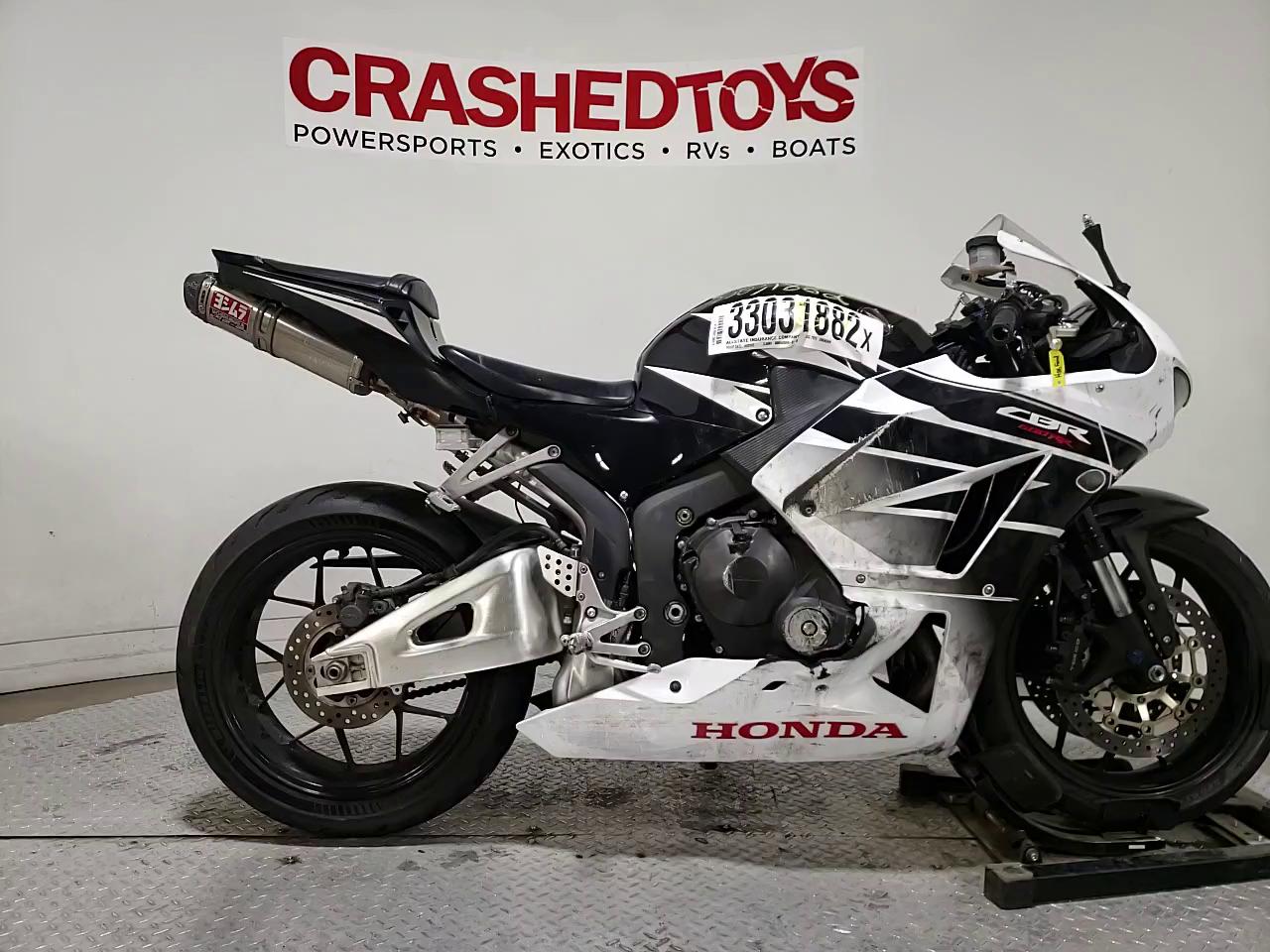 2016 HONDA CBR600 RR JH2PC40J8GK200734