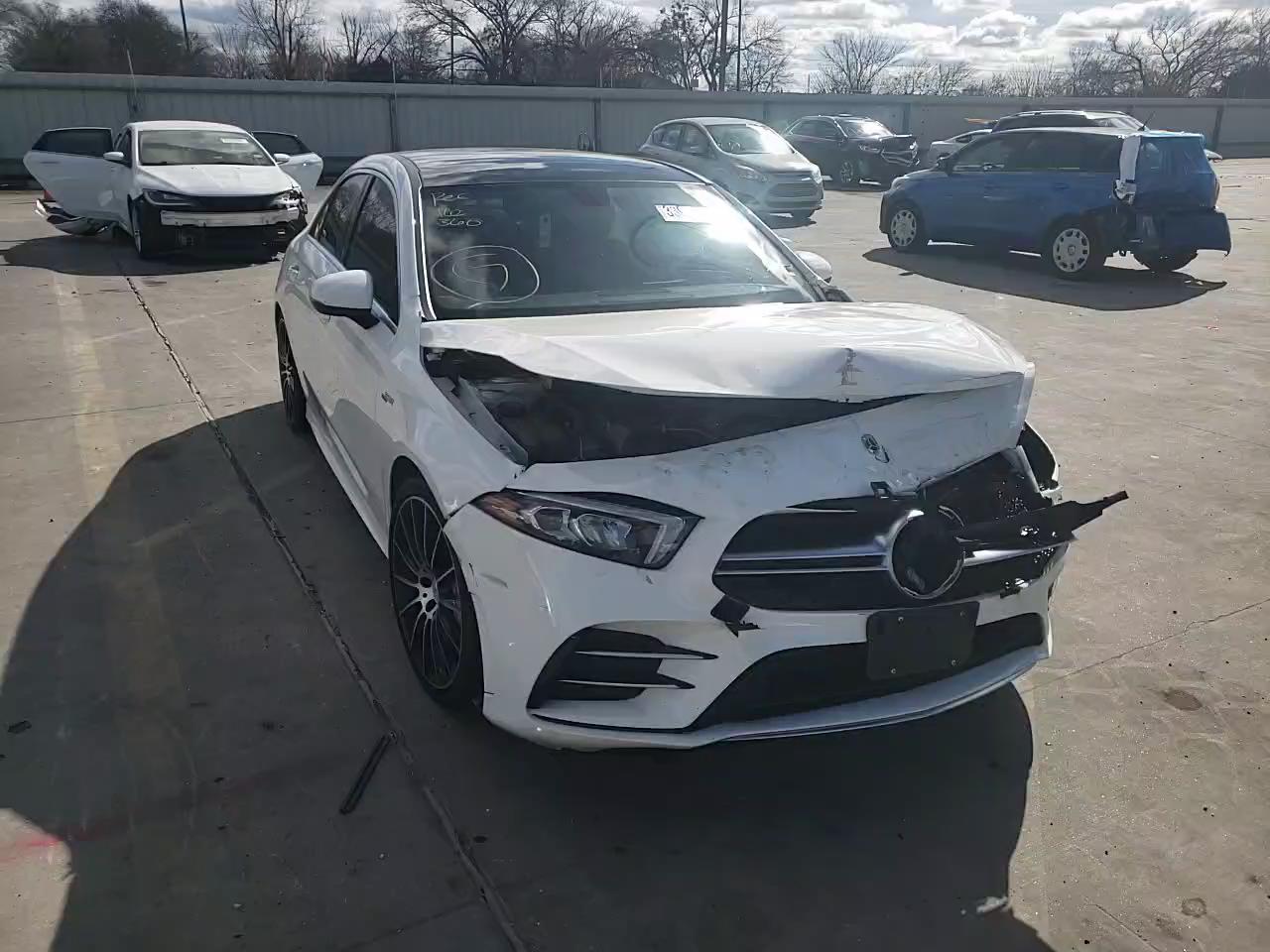 2020 MERCEDES-BENZ A 35 AMG W1K3G5BB1LJ222426