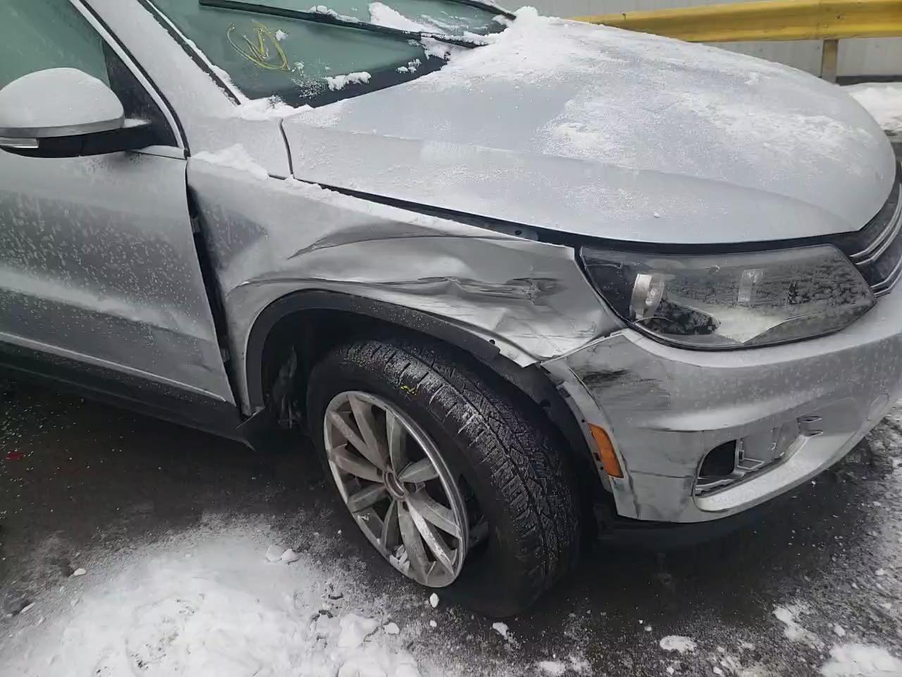 2017 VOLKSWAGEN TIGUAN WOL WVGRV7AX9HK000796