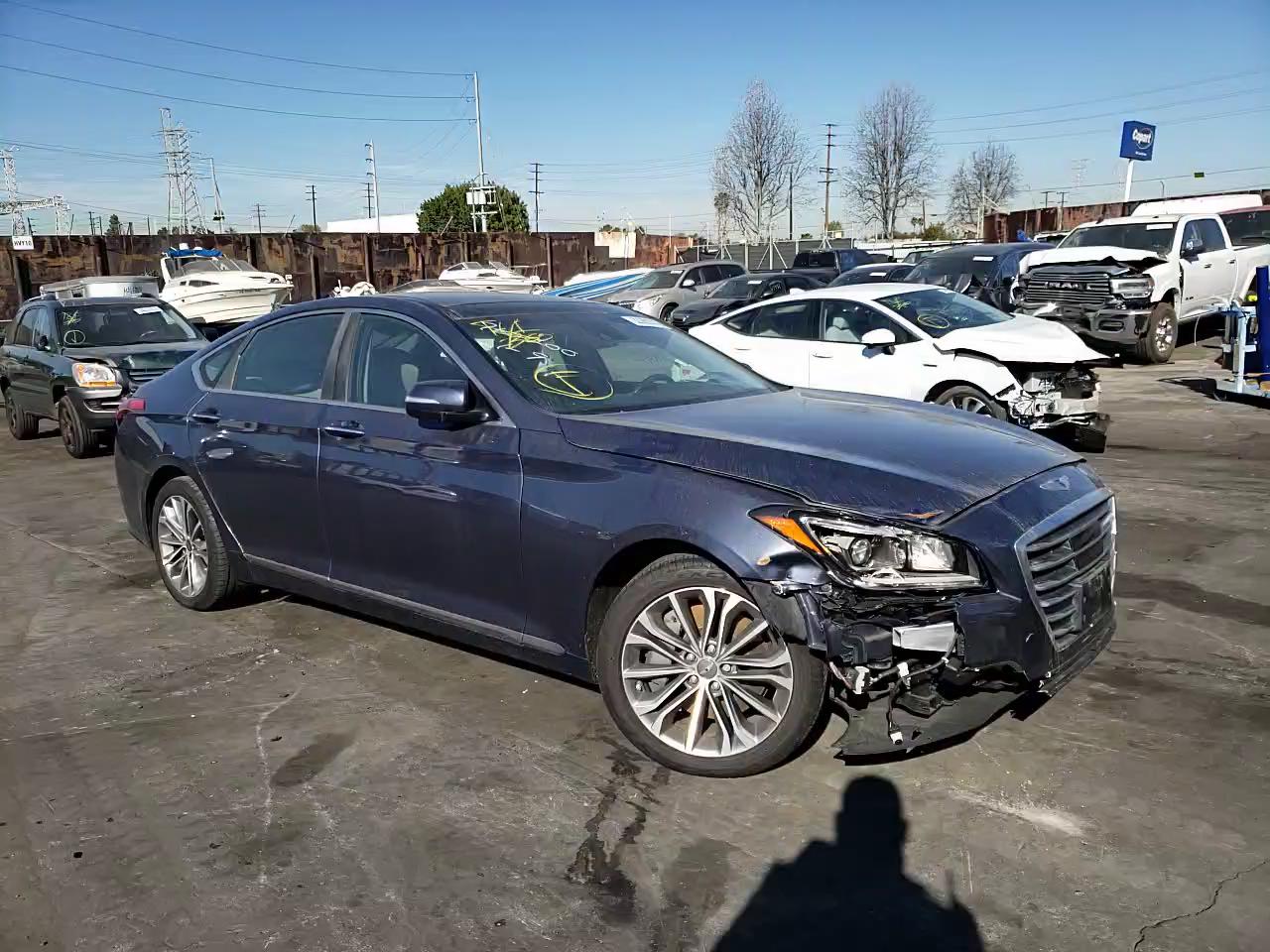 2015 HYUNDAI GENESIS 3. KMHGN4JE1FU095084