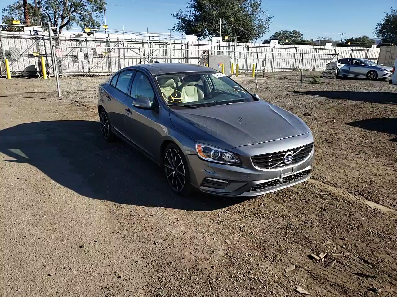 2017 VOLVO S60 YV126MFL1H2437614