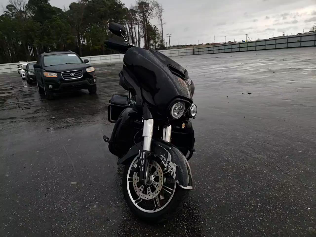 2020 HARLEY-DAVIDSON FLHTK 1HD1KEF10LB620186