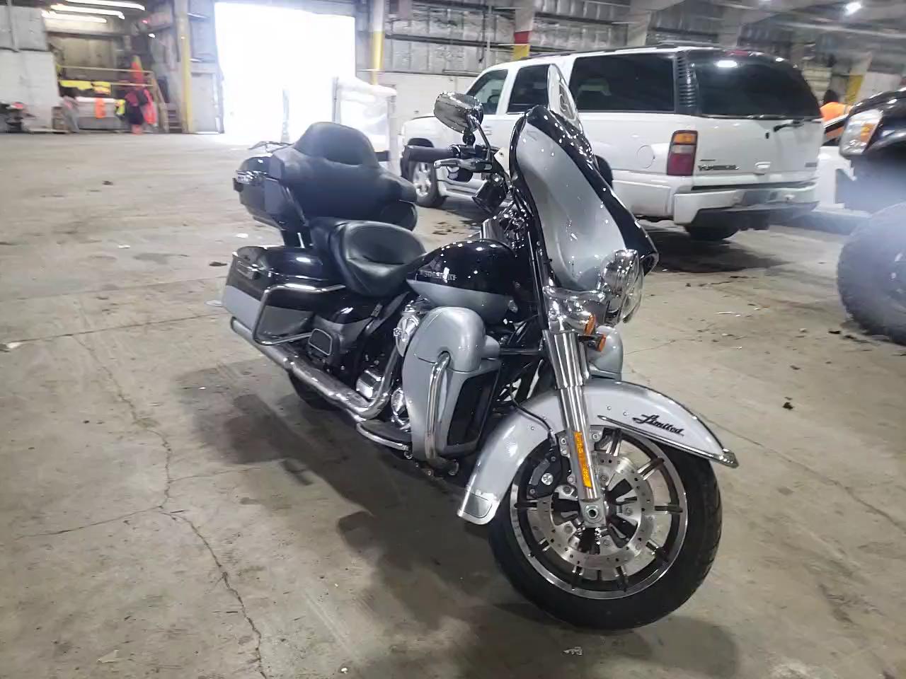 2019 HARLEY-DAVIDSON FLHTK 1HD1KEF11KB643815