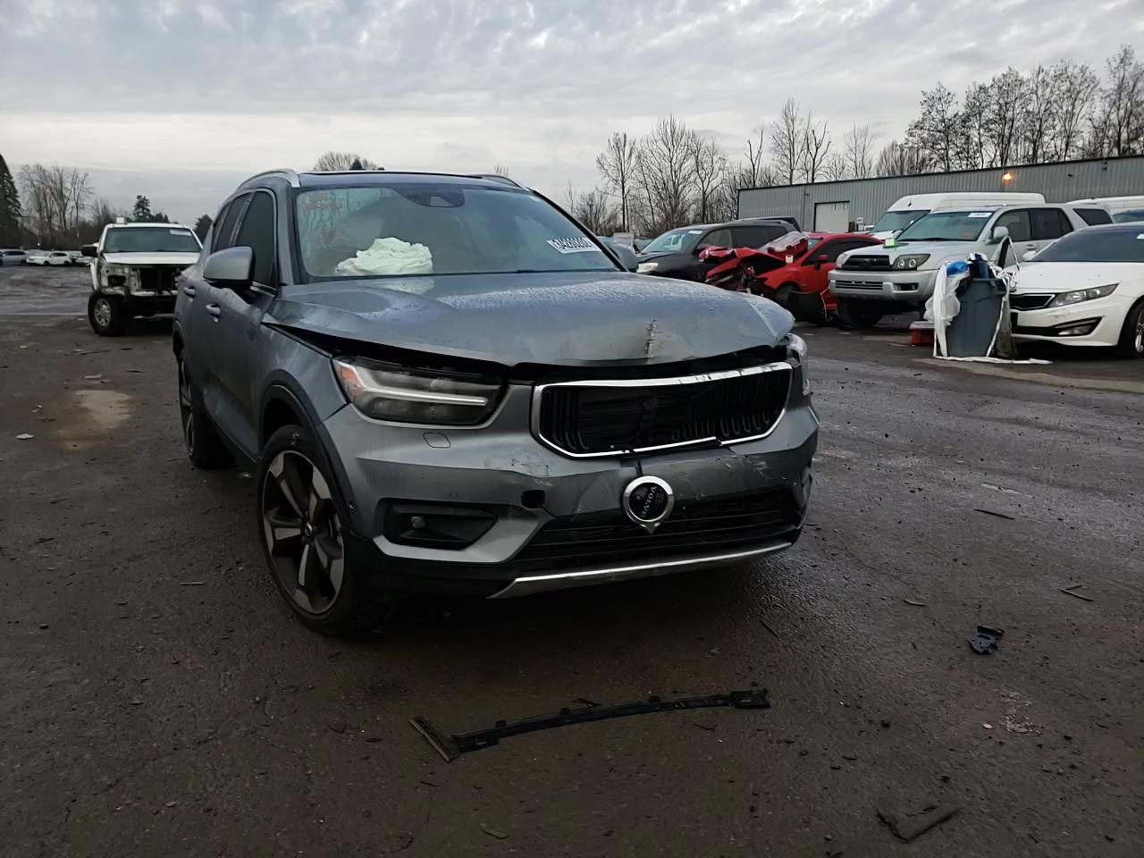 2019 VOLVO XC40 T4 MO YV4AC2HK1K2152113