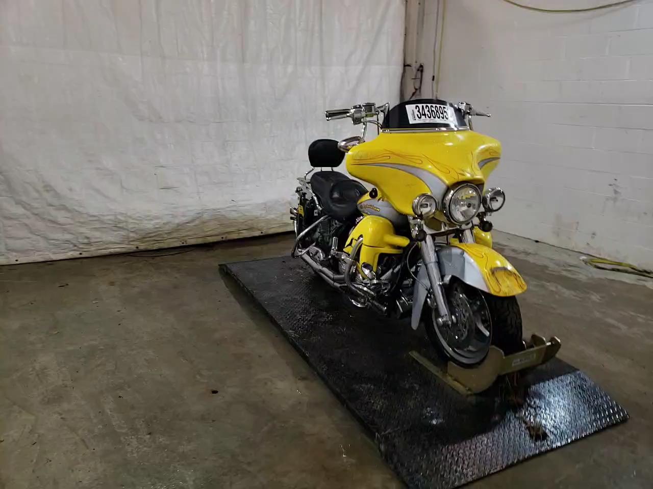 2005 HARLEY-DAVIDSON FLHTCSE2 1HD1PKE125Y956553