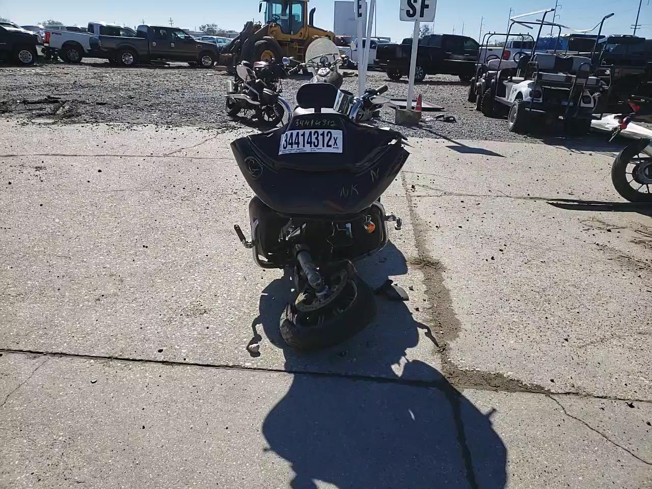 2017 HARLEY-DAVIDSON FLTRU 1HD1KGD16HB655370