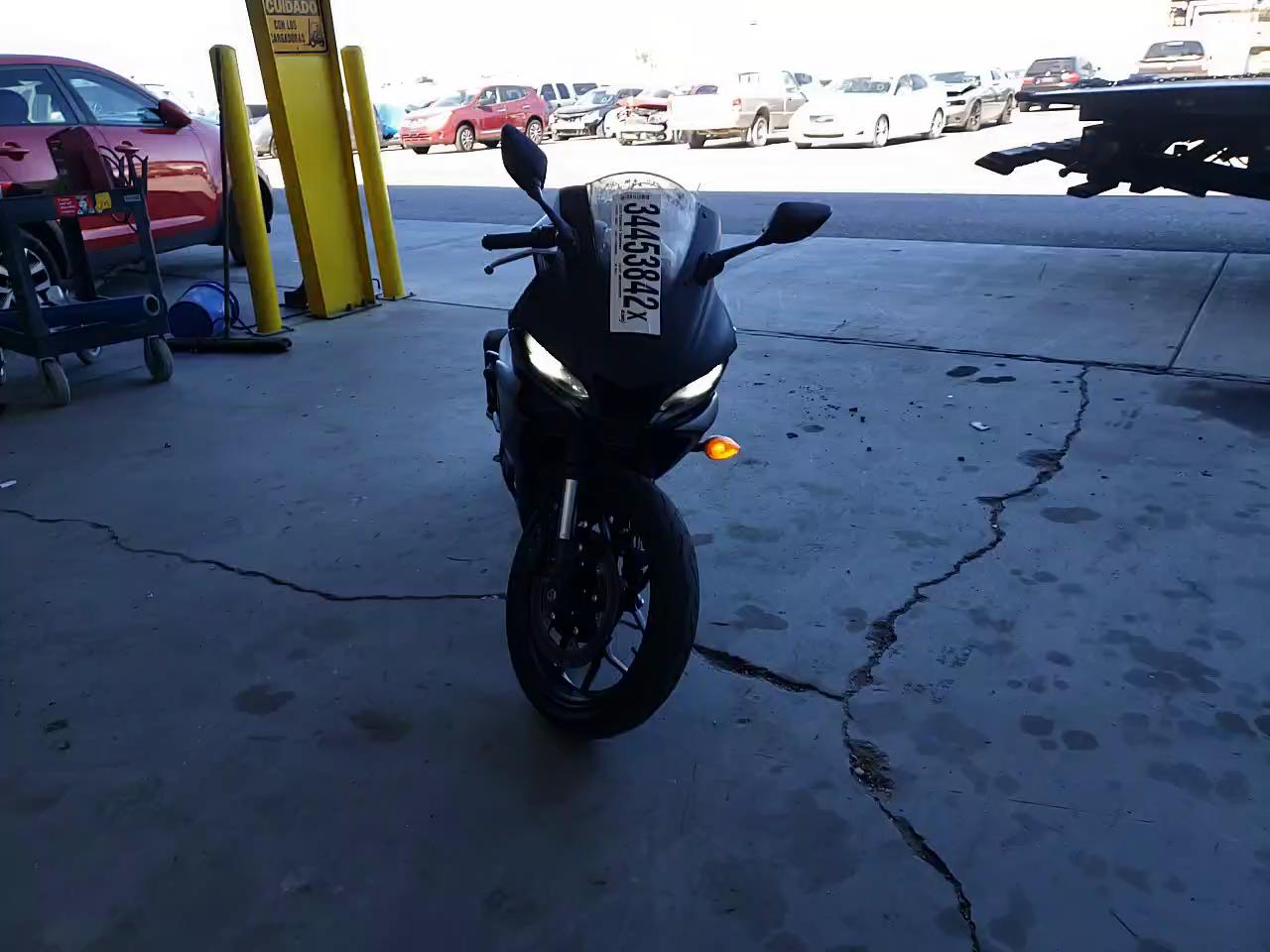 2021 YAMAHA YZFR3 A MH3RH18Y4MK006475