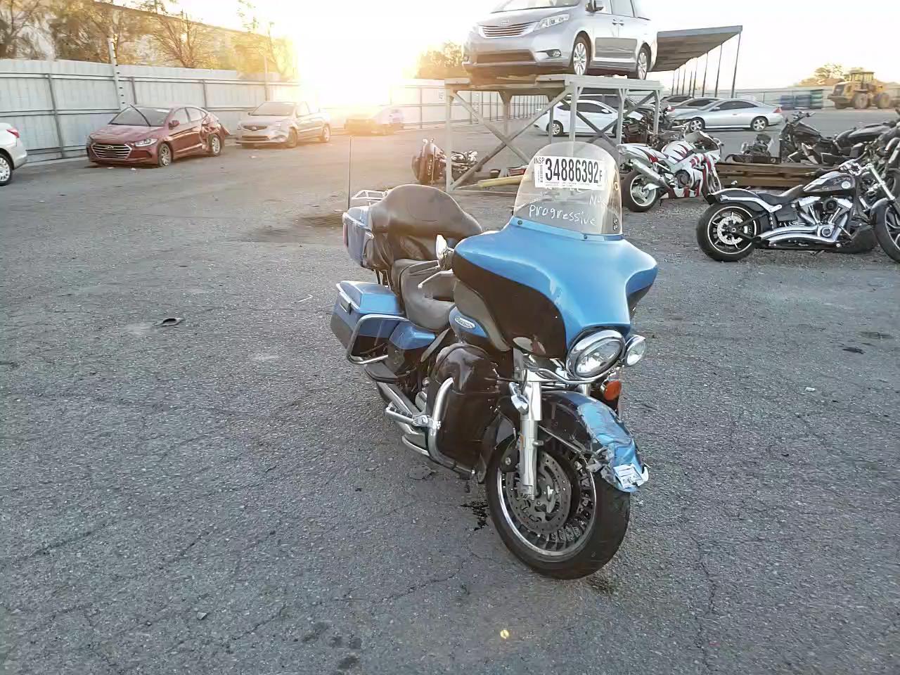 2011 HARLEY-DAVIDSON FLHTK 1HD1KEM14BB660790