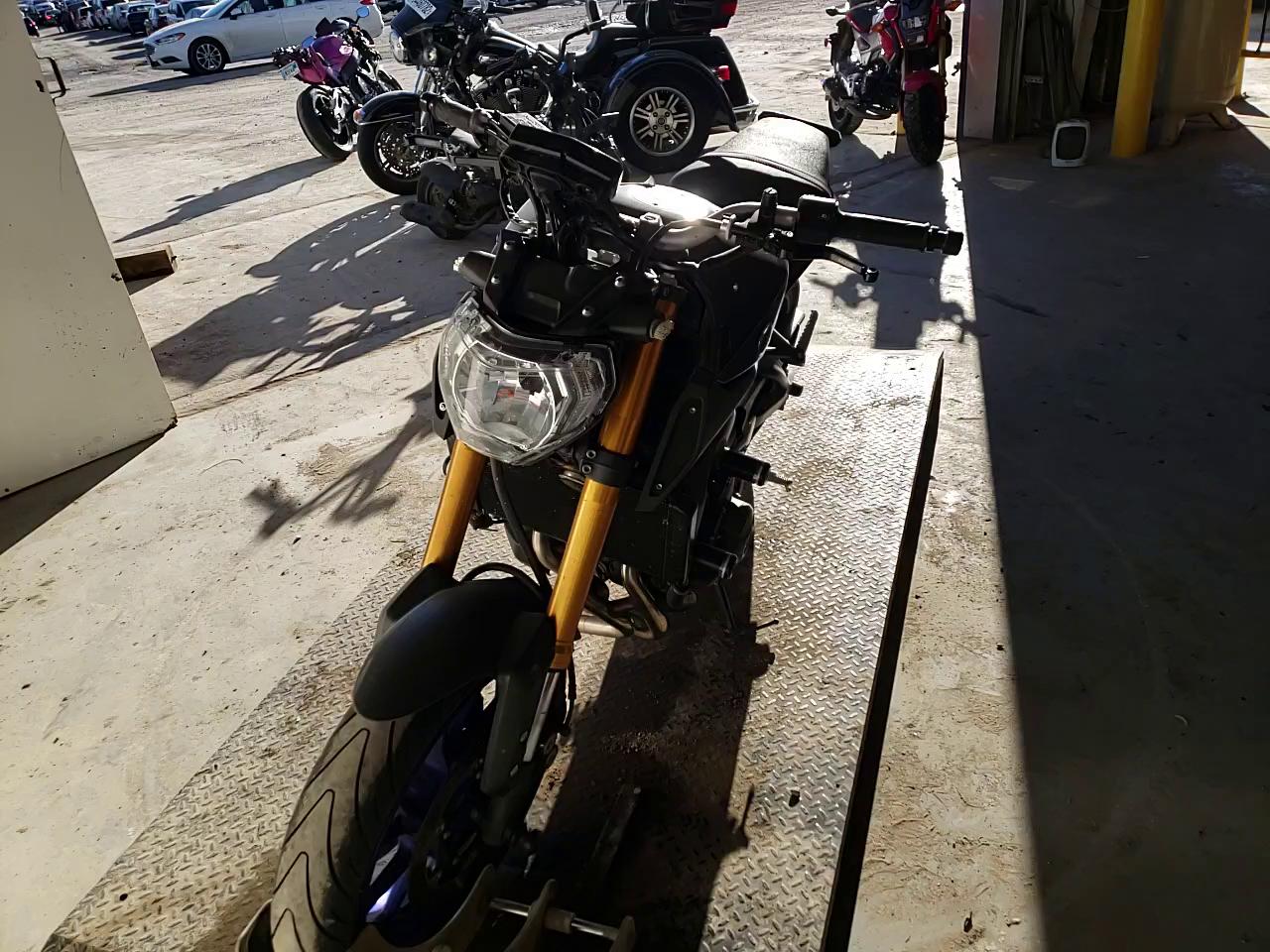 2014 YAMAHA FZ09 JYARN33E5EA001174