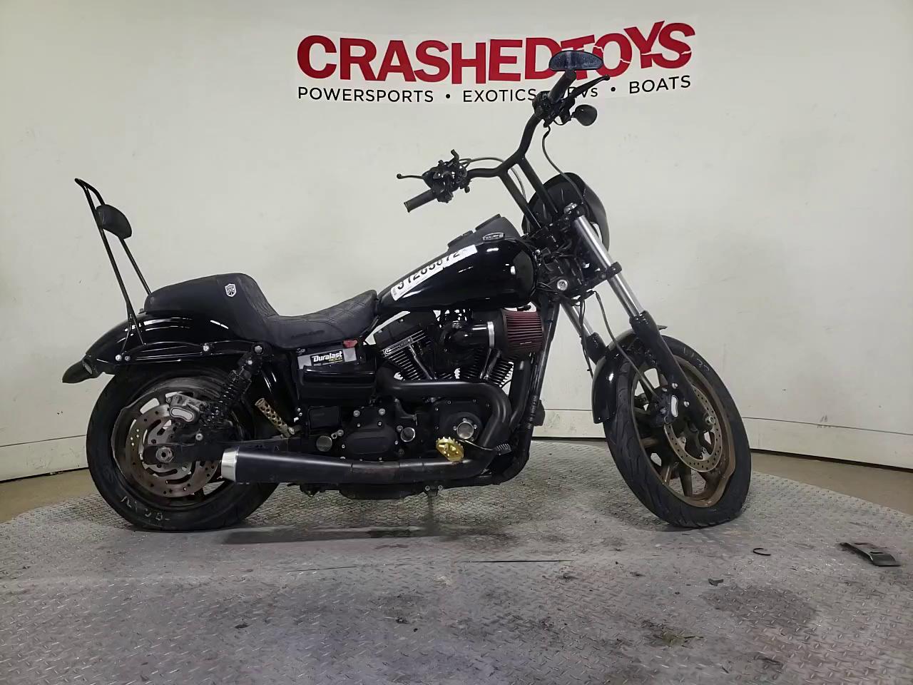 2016 HARLEY-DAVIDSON FXDLS 1HD1GS820GC327488
