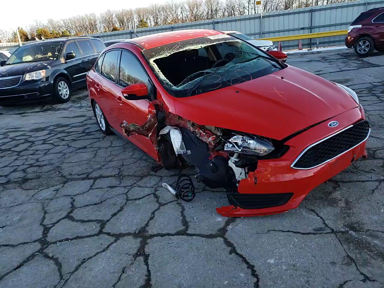 2015 FORD FOCUS SE 1FADP3F24FL335752