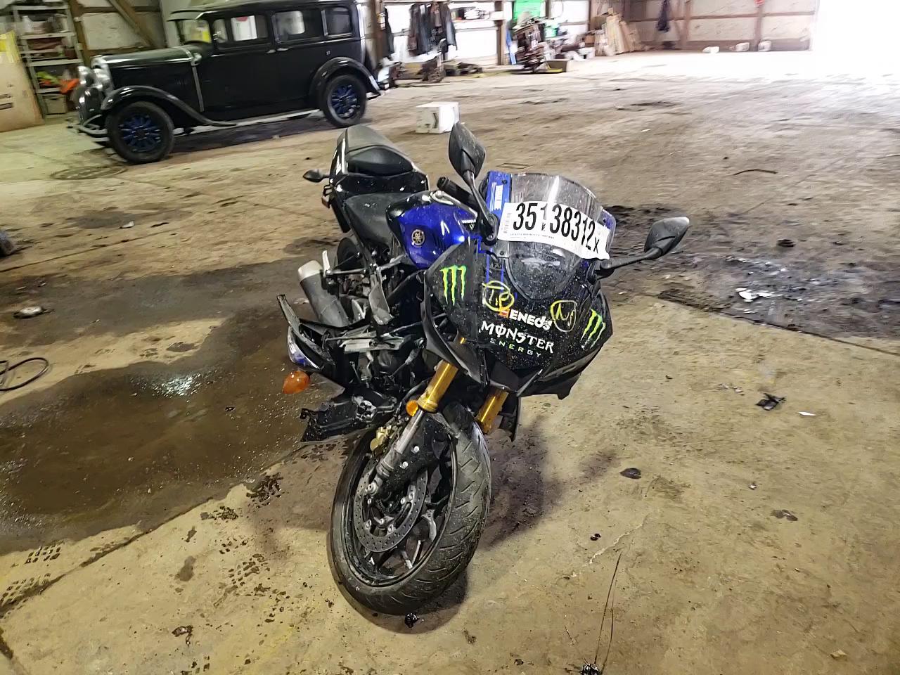 2021 YAMAHA YZFR3 A MH3RH18Y2MK005129