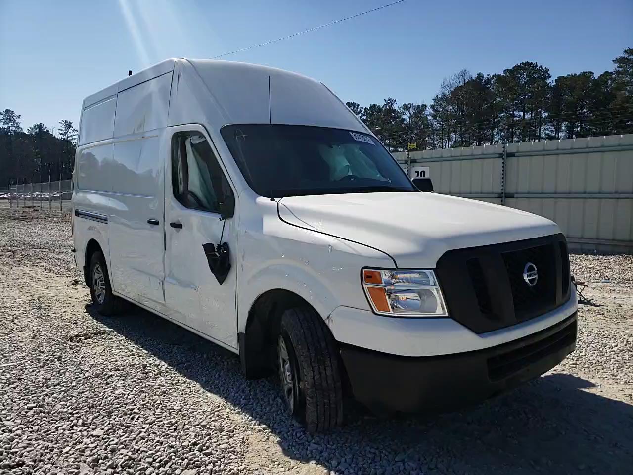 2015 NISSAN NV 2500 1N6BF0LY3FN807193