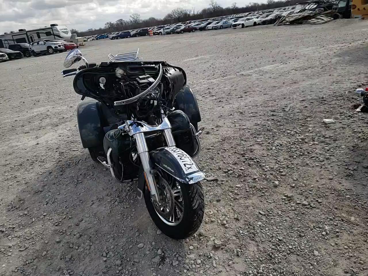 2020 HARLEY-DAVIDSON FLHTCUTG 1HD1MAF11LB853268