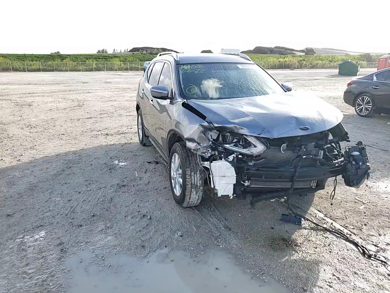 2018 NISSAN ROGUE S KNMAT2MT7JP517803