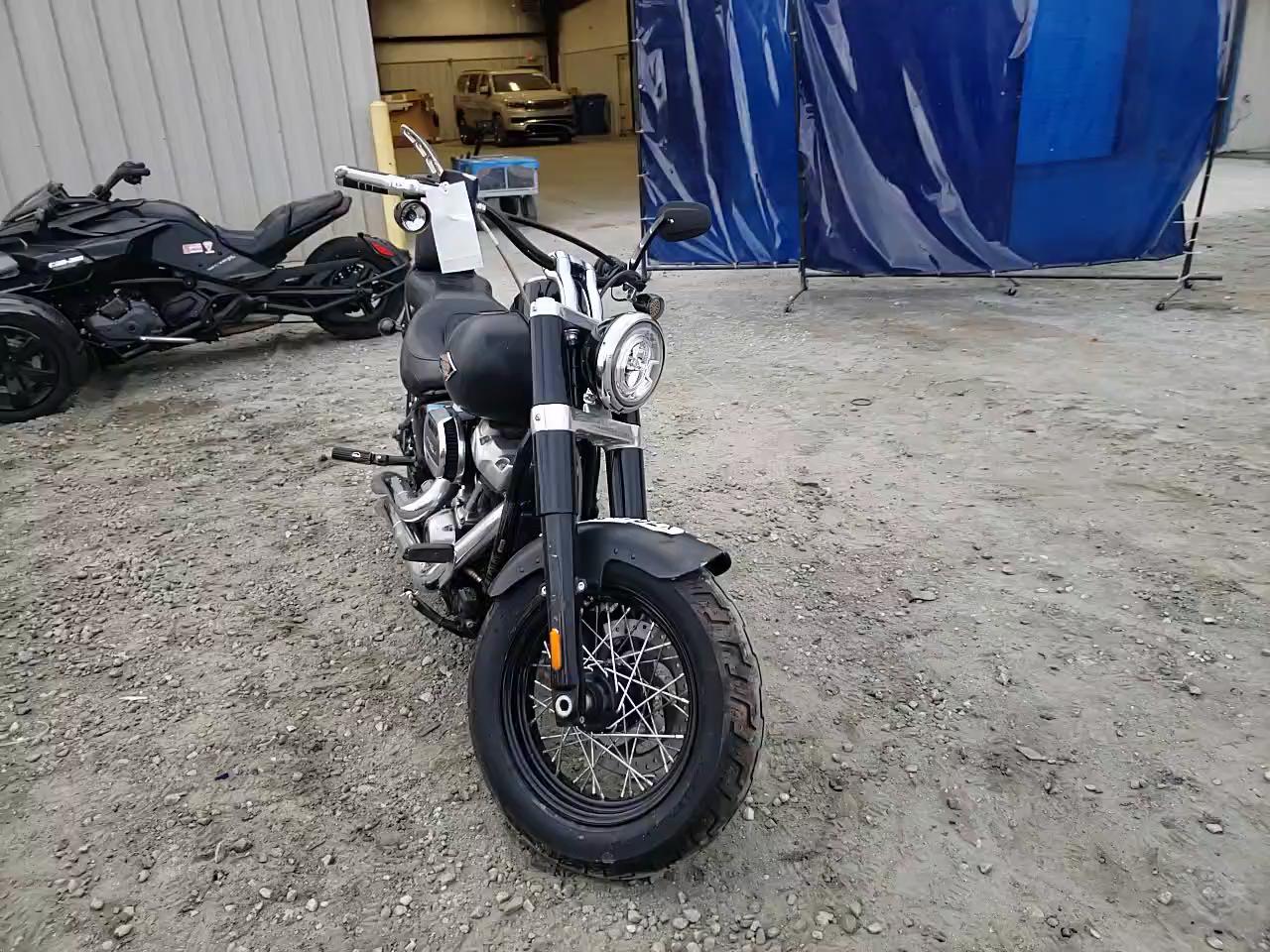 2018 HARLEY-DAVIDSON FLSL SOFTA 1HD1YDJ14JC074791