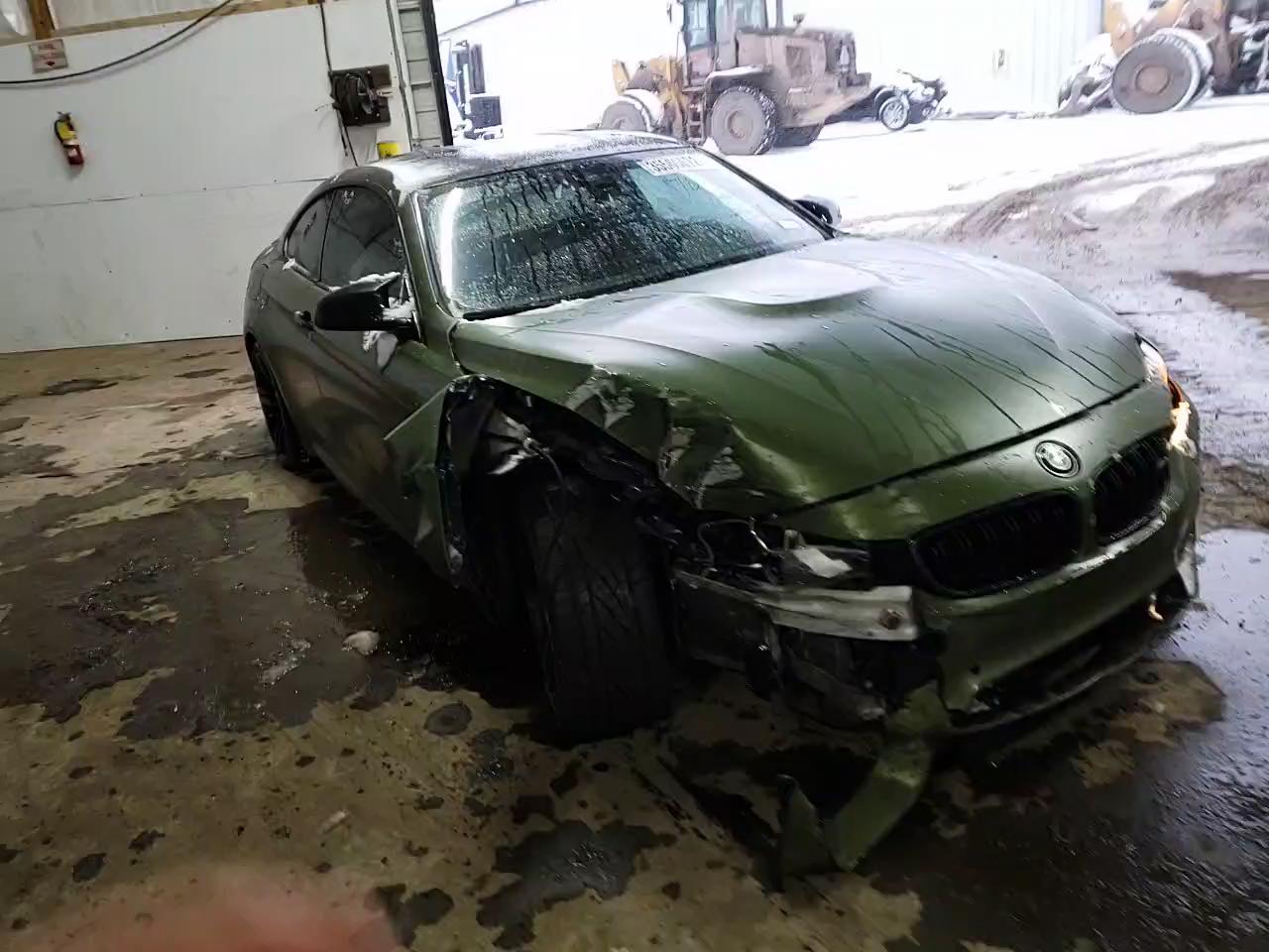 2016 BMW M4 WBS3R9C59GK339040