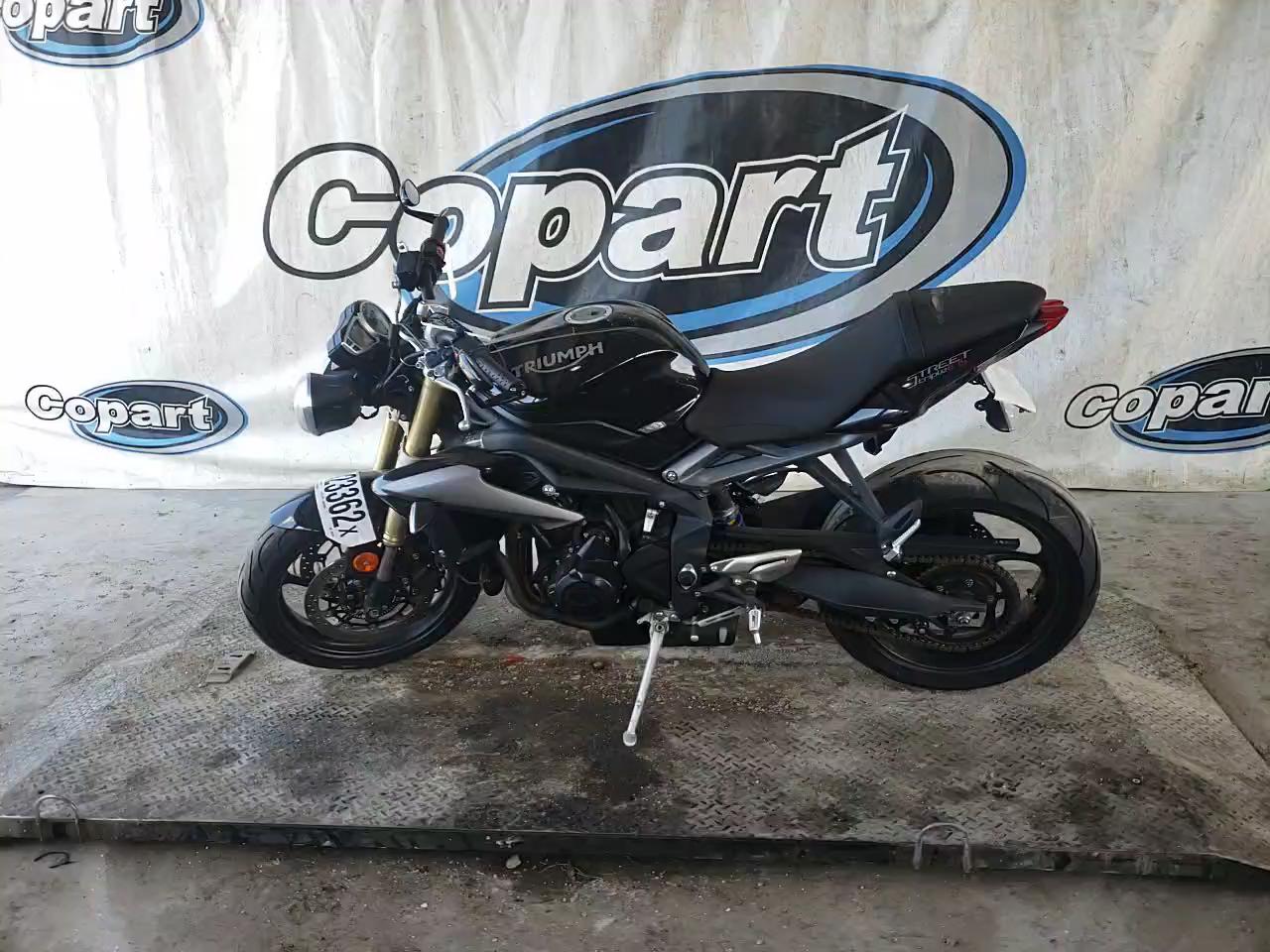 2015 TRIUMPH MOTORCYCLE STREET TRI SMTL02NE5FT680645