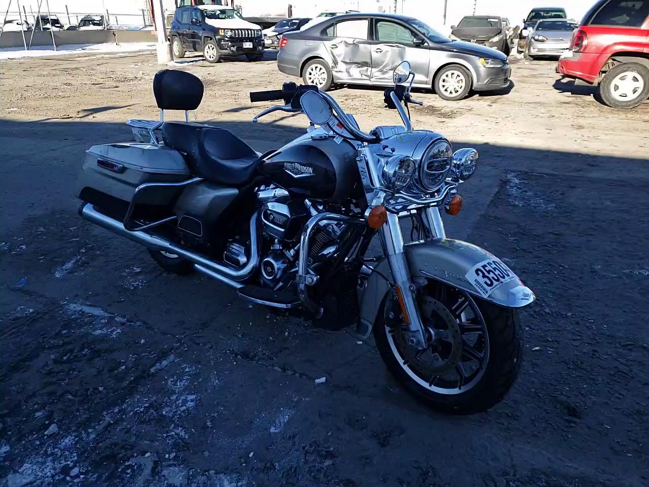 2018 HARLEY-DAVIDSON FLHR ROAD 1HD1FBC15JB653902