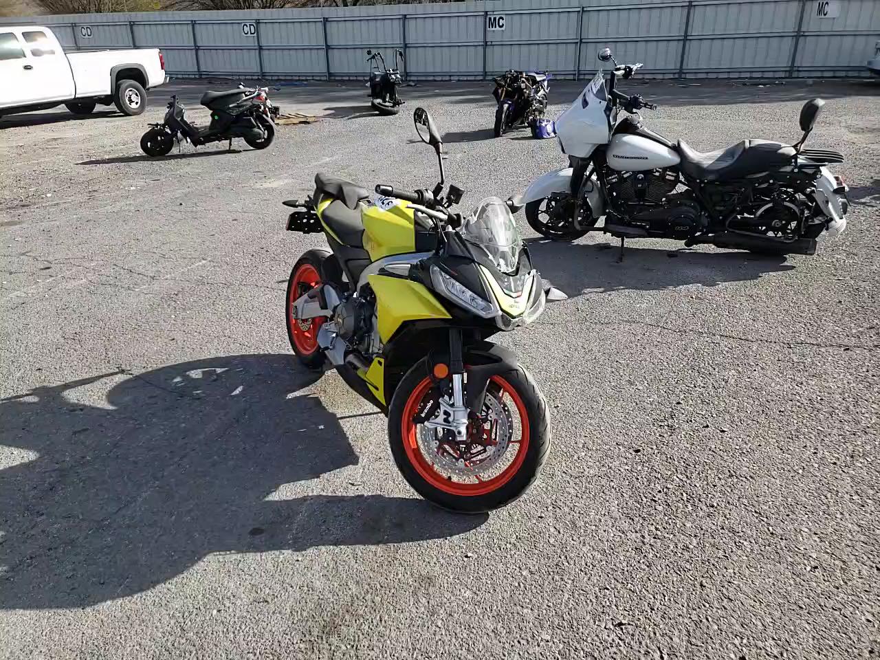 2021 APRILIA TUONO ZD4KSUE00MS000629