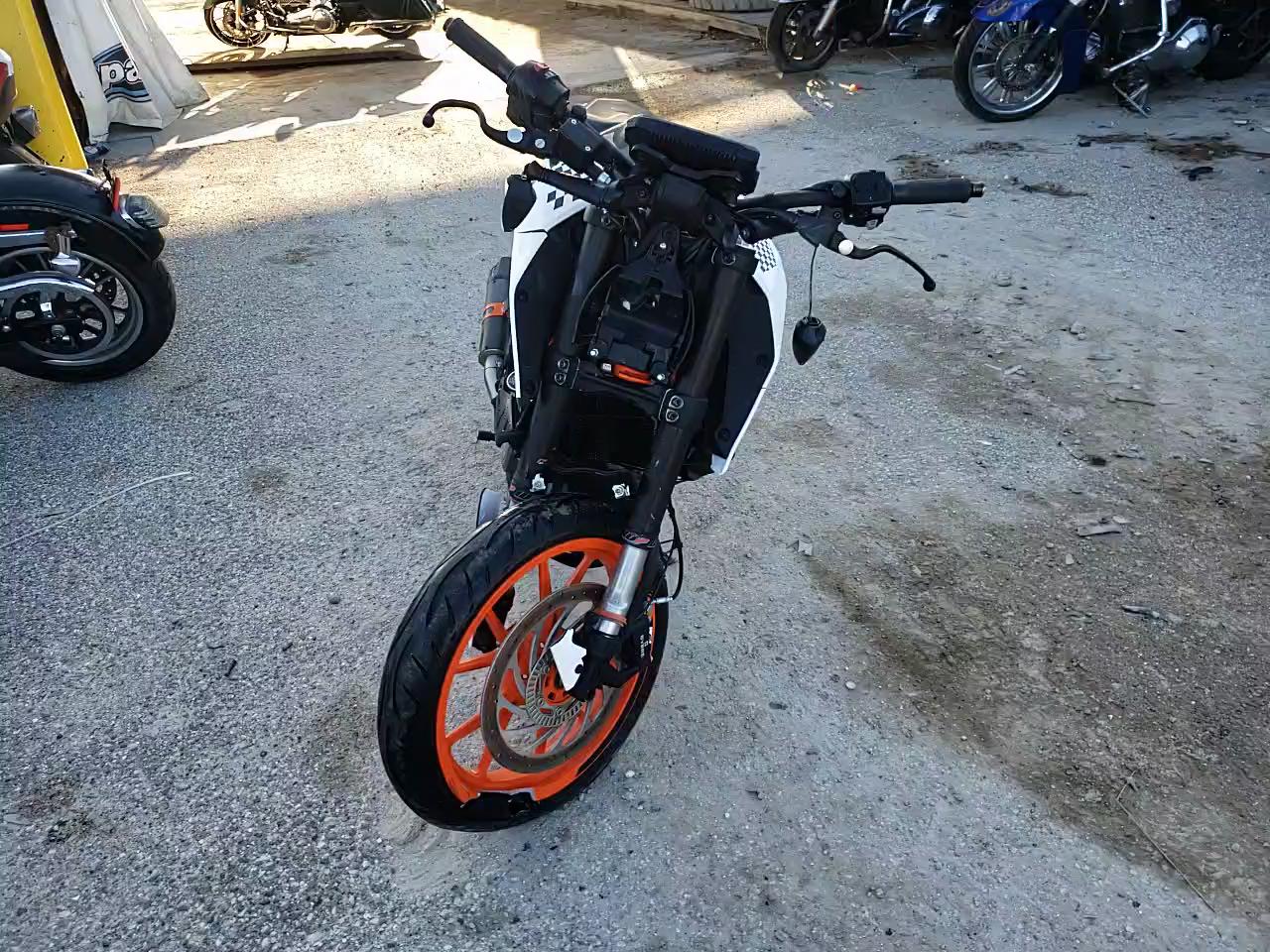 2018 KTM 390 DUKE MD2JPJ407JC253181