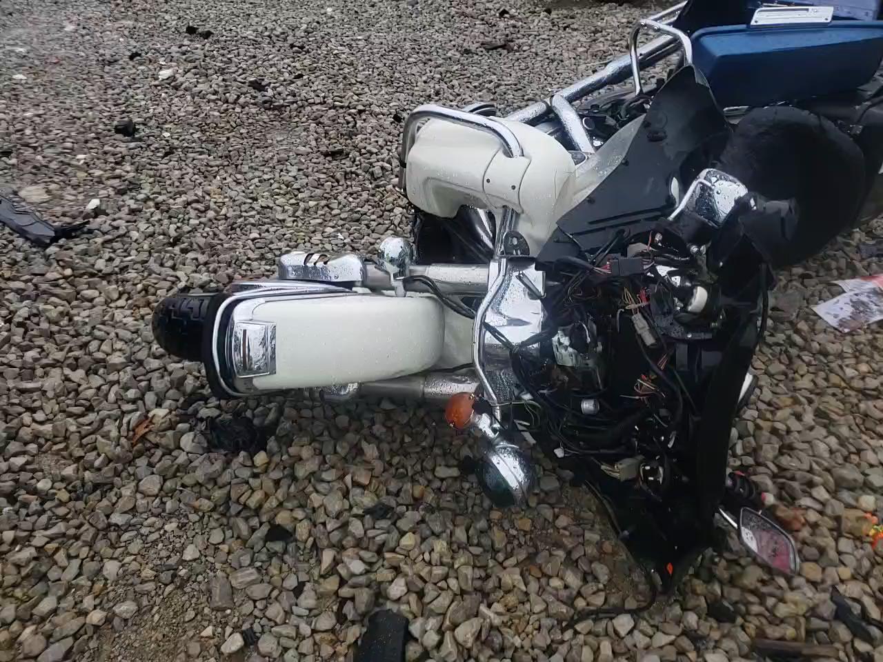 2001 HARLEY-DAVIDSON FLHTPI 1HD1FMW161Y620654